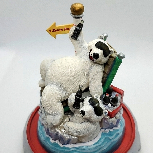 Coca-Cola Polar Bears Iceberg Break Cloche Limited Edition Franklin Mint - Picture 3 of 16